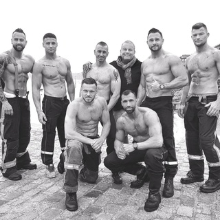 French photographer Fred Goudon has established himself for his sexy work with athletes, publishing some 20 books and calendars for such projects as "Dieux du Stade" ["Stadium Gods"], a series of annual calendars featuring erotic and artistic photos of the players of the Stade Français first XV rugby team and calendars since 2016 celebrating French firefighters. This month Rizzoli publishes his book of photos from those firefighter calendars - "On Fire: The Firefighters of France" "The idea was really to honor their profession... To do something quite sensual while respecting them a lot, without going too far," reports the French website TÊTU reports. He sees his work with the firefighters as a way of thanking them. Asked what he saw in the faces of his models, he replied: "I felt strength, pride. They all displayed a resolute and conquering air which impressed me a lot. And which reminded me a lot of that of the Firemen. I have just finished the 6th calendar of the Firefighters and I am still as impressed by their determination. They too have worked a lot during this period of crisis. They are, along with the medical staff and the police, the heroes of our time." He added: "The fact that they are military, that they play sports every day, it gives them a kind of attitude that is very recognizable and that binds them all, he says. This attitude creates a real aesthetic to In addition, obviously, as physical activity is part of their job, they all have a tonicity that allows them to have beautiful abs in the photos." Tap link in bio to continue on @EDGEmedianetwork ???⁠
⁠
?: Fred Goudon / Instagram / @fredgoudonphotographe⁠
