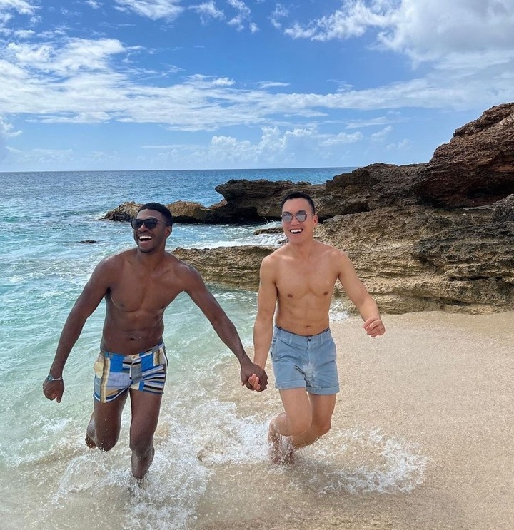 #EDGERewind :: How about a travel series of Prides around the world? That is the idea behind a new travel series from Out Traveler and equalpridevideo, called "Making It With Pride" that is hosted by American pop and R&B singer Teraj and his boyfriend, Barry Hoy. "Teraj is the host of the Amazon Alexa podcast Gay Travel Today and his partner, Barry Hoy (also known as Asianmapleleaf on Instagram), is a travel write," writes the website Star Observer.  The first season of "Out Traveler" will include stopovers in London, Miami, Toronto, St Maarten and Virginia Black Pride. In the series Teraj returns to his hometown, Miami, where he's seen performing at the first in-person Pride that has been hosted since the lockdown brought on by Covid-19. Teraj released his first CD "Defy" in 2019, only to see his music career stalled by the pandemic. He described the album as being "anchored in messages of empowerment to overcome obstacles, adversity, courageously chase your dreams, and live boldly in your authentic truth." He added: "As a male living at the intersection of my Blackness and queerness, it was important to me to share those stories and show others out there that they aren't alone and that they, too, can defy the odds."⁠
⁠
Tap link in bio for more on @EDGEmedianetwork ⁠
?️‍?✈️☀️?️⛰️❤️⁠
?: @teraj08