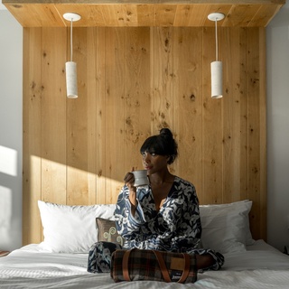 From inns to huts, campsites to luxury hotels, find space to listen and room to grow no matter where you stay. Browse our directory - tap link in bio! #sponsored @vermonttourism 