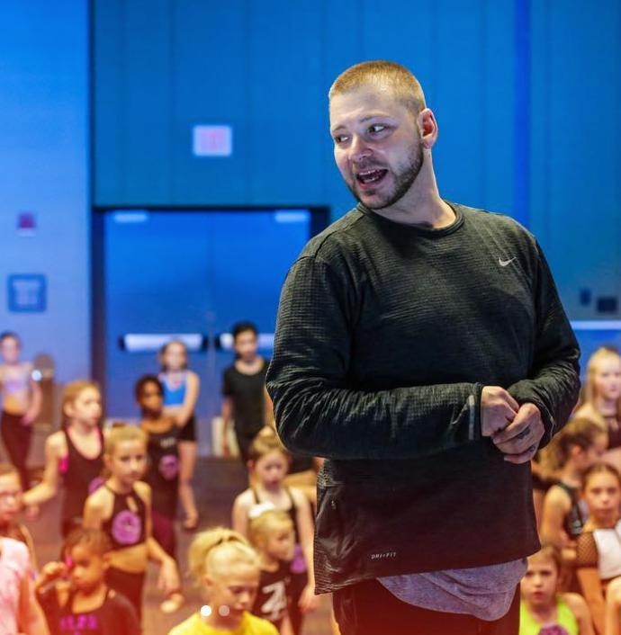 Serge Onik, best known for his appearances on the competition show "So You Think You Can Dance" and the 2021 film "In the Heights," has died at 33, reported E! News. "He was an amazing dancer with a huge heart and he touched the lives of everyone who met him," said Jim Keith, president of The Movement Talent Agency, in a statement. "He will be truly missed. This is a sad day for us at the agency and for the dance community as a whole. Our thoughts and prayers go out to his friends and family at this time." Onik's other notable television credits included "Agent Carter," "Bones" and "Jane the Virgin." "My heart is broken. Besides being such an incredible talent, you were a great friend," said TV host Kristyn Burtt in an Instagram post. "You will be so missed, @sergeonik." After appearing in Lin-Manuel Miranda's movie adaptation of "In The Heights," Onik expressed his humble gratitude to be a part of the project. "It's such a privilege to be part of a movie that represents the cultures and peoples and dance genre that basically raised me and I owe my whole everything to," he wrote in part on June 15. "Working with this choreo team aka the dream team." Tap link in bio to continue on @EDGEmedianetwork #RIP ❤️?️‍? (?️: Emell D. Adolphus / @goodnightdetroit / ?: Serge Onik / Instagram)