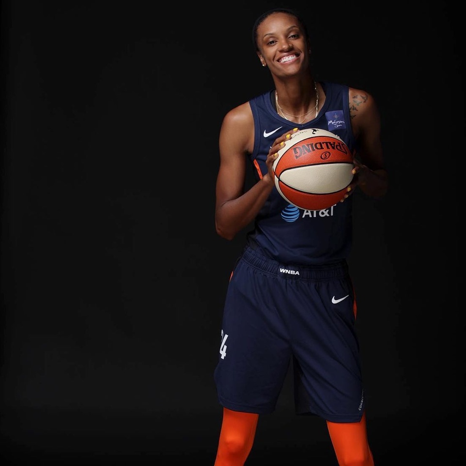 We thought now would be a perfect time to celebrate the queerness and diversity of the @wnba. Some of these players have been around for years, while others are a little newer to the scene. One thing they all have in common though is that they are a great inspiration to the young girls at home who want to play basketball for a living and continue to live freely and openly no matter their sexuality.⁠
⁠
⁠
Tap link in bio for more on @EDGEmedianetwork⁠
?️‍?⚾???❤️⁠
?: @candaceparker @breannastewart30 @diannataurasi @mccoughtry @sloot22 @allie14quigs @cgray209