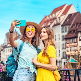 American tourists could soon be visiting continental Europe again, more than a year after the European Union restricted travel to the 27-nation bloc to a bare minimum to contain the coronavirus. EU officials said Monday they are completing plans to allow Americans back this summer, depending on the course of the outbreak on both sides of the Atlantic. The EU Commission, the EU's executive arm, will make a proposal soon to its member states but didn't say when exactly leisure travel could resume or whether a reciprocal approach will apply to Europeans wanting to visit the U.S., which has closed its doors to tourists from the continent. Also, it was not immediately clear whether all U.S. tourists would have to produce proof of vaccination for entry, or whether a negative test for the coronavirus or proof of recent recovery from COVID-19 would be acceptable instead. "These are among the questions we'll still need to figure out," European Commission spokesman Adalbert Jahnz said. Jahnz said the EU's executive body is hoping to restore trans-Atlantic leisure travel "as soon as it is safe to do so." Tap link in bio to continue on @EDGEmedianetwork (?: Getty)