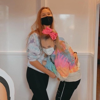 On Monday, Jojo Siwa introduced her girlfriend on social media to mark their one-month anniversary, ET reports. In her post, Siwa wrote, "After being my best friend for over a year, January 8th 2021 I got to start calling this exceptional human my Girlfriend... and Since then I've been the happiest I have ever been!" Siwa wrote. "She seriously is the most loving, supportive, happiest, protective, and just the most beautiful perfect person in the world. And I get to call her mine! Happy one month to my girl! I love you more and more everyday!??" The "Dance Moms" star came out in January in another social media post, after wearing a T-shirt that said "Best Gay Cousin Ever" that she had initially posted to her Close Friends Story on Instagram and then decided to make public. Last week, Siwa shared a little about her unnamed "perfect" girlfriend with Jimmy Fallon in an appearance on "The Tonight Show." The 17-year-old hasn't yet clarified her sexual orientation and/or gender identity. In a thank-you Instagram post to her fans last month, Siwa shared, "somebody said, 'What label are you?' And you know, I have thought about this and the reason I am not ready to say this answer is because I really don't know this answer. I think humans are awesome. I think humans are really incredible people." Tap link in bio to continue on @EDGEmedianetwork ?️‍??❤️⁠
⁠
?: JoJo Siwa / Instagram⁠
?️: Kevin Schattenkirk @kschatt13