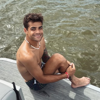 We often focus on the activism and courage of LGBTQ+ professional athletes. This isn't surprising, as higher levels of competition lead to more fame and celebrity status. Sometimes, though, the most inspiration comes from those who aren't famous. Typical high school athletes have the chance to show the world that anyone can be a hero, and that's exactly what @@jake.bain did in 2017. Heading into his time at Indiana State University, Bain had everything to lose if he came out, but his strong demeanor and fearlessness led to national fame and viral success. Bain appeared on "The Ellen DeGeneres Show" after coming out as LGBTQ+, and now that his football career is over, he's moved into various ventures such as modeling and activism. Let's get to know Jake Bain a little better with a look at his @instagram.⁠
⁠
?️Save and share this post.⁠
 ?️Tap our link in bio for more on @EDGEmedianetwork.?️⁠
?????️‍??️‍⚧️⁠
?: @jake.bain