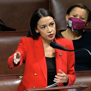 After learning she would speak at the #DNC convention next week, New York congresswoman Alexandria Ocasio-Cortez engaged in a Twitter exchange that reunited her with her second grade teacher. Tap link in bio to read more on @EDGEmedianetwork ❤️??⁠
⁠
?: Alexandria Ocasio-Cortez / House TV Via AP⁠
?️: @kschatt13