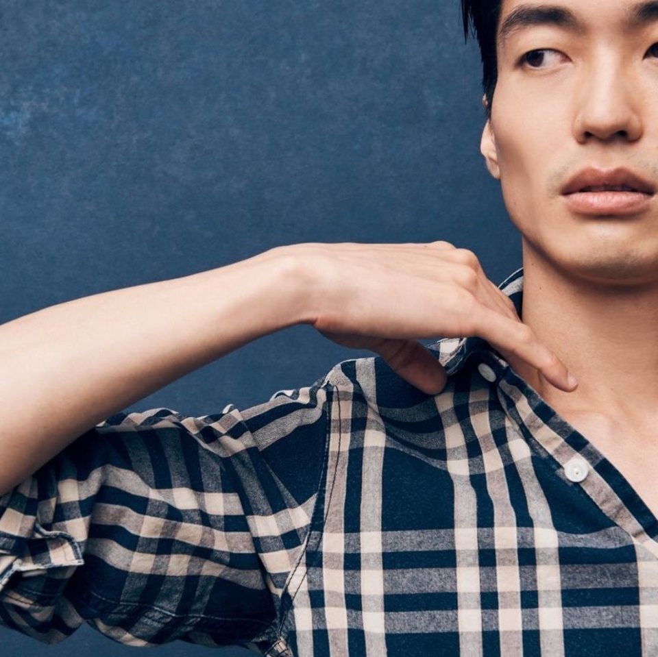 Perfect in plaid - here are some of our favorite looks of the season, including fresh takes from brands like J Crew, Uniqlo, Gender Free World, AMI and more. Tap link in bio to continue on @EDGEmedianetwork ?⁠
⁠
?️: @wexlerwrites⁠
?: @jcrewmens