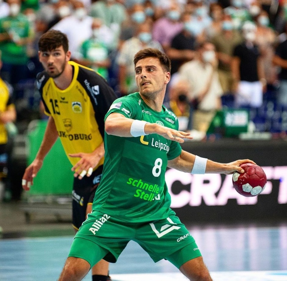 During his career, professional handball player @lucaskrzikalla has played 192 games and scored 485 goals in the top division of Germany's team handball Bundesliga. He's known as a scoring threat who was termed by his team's head coach as "one of our strongest players, athletically and emotionally," reports Outsports. This week he made an important personal announcement: He came out as gay, making him "the only team athlete in Germany's professional leagues," writes the German website MDR. He had previously come out to his family and friends. The 28-year-old Krzikalla came out as gay in an interview with the German newspaper Welt Am Sonntag, and was profiled in a short film. broadcasted by Mitteldeutscher Rundfunk. "Today I can say it very clearly here: I'm gay, I have a boyfriend whom I love, and I'm very happy about it," he said in the Welt Am Sonntag interview. "I've been thinking about this for a year: Why not just take that step and say you're gay? How much longer will the constant deception, the lying, and for whom anyway? There will always be idiots who say stupid things. I want to stand for what I do and not be defined by my sexuality." The athlete introduced his boyfriend Chris to his teammates and management. "Our manager asked me where Chris and I met. After that we hugged," Krzikalla recalled. "I was really happy that Chris was so warmly received. Back then, last fall, we decided we would be open as a couple. Then I thought, I can make it official. I just didn't really know how."⁠
⁠
Tap link in bio for more on @EDGEmedianetwork ⁠
????