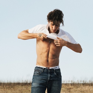 Shawn Mendes went for a shirtless solo hike on Wednesday, but he was far from alone. The paparazzi were close by to capture pics of the Canadian pop star. The singer, the Daily Mail wrote, "solidified his status as a Hollywood hunk while out on a hike in Los Angeles on Wednesday. The singer, 24, went shirtless for the outdoor workout, showcasing his chiseled pecs and muscular arms. He completed the look with black basketball shorts, lace-up sneakers and black Nike socks." The singer has been focusing on his mental and physical health after abruptly canceling his 2022 "Wonder" world tour back in July. He was scheduled to perform 87 concerts across Europe and North America starting June 2022 and ending in the summer of 2023. He had kicked off the North American leg this past June in Portland, Oregon; but after just eight shows, Mendes abruptly decided to postpone the tour for three weeks in order to focus on his mental health. "On July 27, Shawn informed his fans that he'd decided to cancel the tour all together, citing continued struggles with his mental health," the Mail added. "Late last year, the 'Stitches' singer split from his girlfriend of two-years, fellow musical artist Camila Cabello... The former couple, who remain close friends, announced their shock split in November 2021 by sharing a joint statement to their respective social media platforms."⁠
⁠
Tap link in bio for more on @EDGEmedianetwork ⁠
????