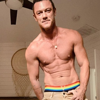 Luke Evans shines in 'Backstairs Billy,' bringing the house down with a Pavarotti-inspired twist! Singing 'Nessun Dorma' in his underwear, he adds a playful touch to the West End. Join the laughter and drama at the Duke of York's Theatre.⁠
⁠
?️ Save and share this post.⁠
? Tap our link in bio for more⁠
? @EDGEmedianetwork⁠
????⁠
?: @thereallukeevans
