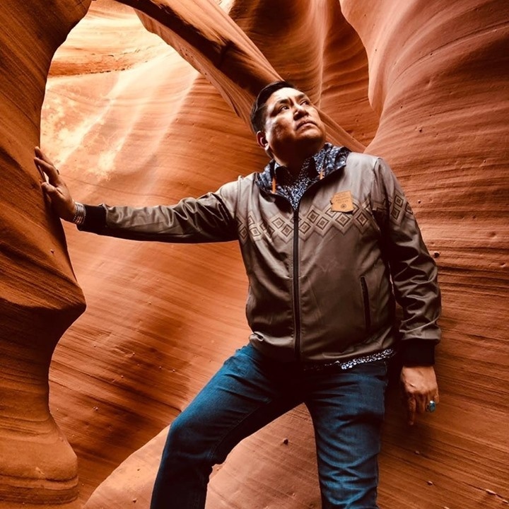 A Navajo Arizona state lawmaker has become the latest openly LGBTQ member of the Biden administration. Secretary of Transportation Pete Buttigieg selected Arizona state Rep. Arlando Teller as the department's deputy assistant secretary for tribal affairs, the Arizona Republic reports. "Teller was part of the Indigenous Peoples Caucus as well as the LGBTQ Caucus and a member of the transportation committee as well as the land, agriculture and rural affairs committee," the newspaper article added. In a valedictory message, the lawmaker - who resigned his office as a state representative Feb. 8 - told his colleagues that it had been a "sincere pleasure working with all of you despite our disagreements, despite our party affiliation. "At the end of the day, we have worked for the communities that we represent." "Teller's departure leaves a vacancy in the state House of Representatives, which was narrowly divided 31-29 between Republicans and Democrats," the Arizona Republic noted. "But as Teller resided in Apache County, it will be up to the board of supervisors there to appoint someone to fill his seat." "Teller becomes the second Navajo tapped for a mid-level cabinet position," reported the Navajo Times. "Wahleah Johns recently accepted the directorship of the Office of Indian Energy in the U.S. Department of Energy." Tap link in bio to continue on @EDGEmedianetwork ?️‍???⁠
⁠
?: Arlando Teller / Facebook⁠
?️: Kilian Melloy / @dragelruairi 