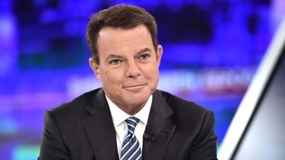 Openly gay CNBC news anchor Shepard Smith addressed the problem of being the "token gay" at the workplace, CNBC reports. Smith has been with CNBC since 2020, but for more than two decades before that, he was with Fox News, where, for most of his tenure, he remained in the closet, only coming out publicly in 2017, though he had confided in friends and colleagues prior to that. Smith said there had been times in his own career when he had been tokenized, and told Gomez that LGBTQ+ employees "have to stand up" and advocate for themselves in a professional and respectful — but crystal-clear — manner. "I love to cover gay issues, just as I love to cover BLM [Black Lives Matter] issues, I love to cover anything about inclusivity," Smith said. "But if the workplace attitude becomes tokenizing or pigeonholing — as in, 'Oh, there's a gay story. Gay guy, go cover that' — that requires a conversation with your manager." "Not a confrontational one, not one with emotion," Smith added; "A businesslike conversation. 'I'm excited to cover this story, but I don't want to be the 'gay journalist.' I want to be a journalist who's gay.'" Tap link in bio to continue on @EDGEmedianetwork ?️‍???? (?️: Kilian Melloy / @dragelruairi / ?: Shepard Smith / NBC)
