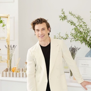 @Netflix's "Queer Eye" Fab Five is fully formed yet again. The show has reportedly found it's Bobby Berk replacement in interior designer @jeremiahbrent.⁠
⁠
Netflix confirmed in a press release that Brent will take on the decorating duties for the group after Berk announced that he is moving on from the makeover show last year.⁠
⁠
Brent will reportedly head to Las Vegas this spring to begin production on season 9 of the unscripted series.⁠
⁠
Brent is husband to fellow designer Nate Berkus, and the two have their own show on shows, including HGTV's "Nate & Jeremiah by Design" and "The Nate and Jeremiah Home Project." The two share two children together, and additionally, Brent is already a makeover TV star. However, seeing him with four other personalities will be interesting to see.⁠
⁠
Brent just released a new book, "The Space That Keeps You," including intimate conversations and memories that go into designing a space. Brent began his career Rachel Zoe's fashion assistant and appeared on "The Rachel Zoe Project."⁠
⁠
So far Brent has not announced or addressed the news that he is joining the show.⁠
⁠
?️ Save and share this post.⁠
? Tap our link in bio to read more⁠
? @EDGEmedianetwork⁠
?: @jeremiahbrent @jeremiahbrentdesign