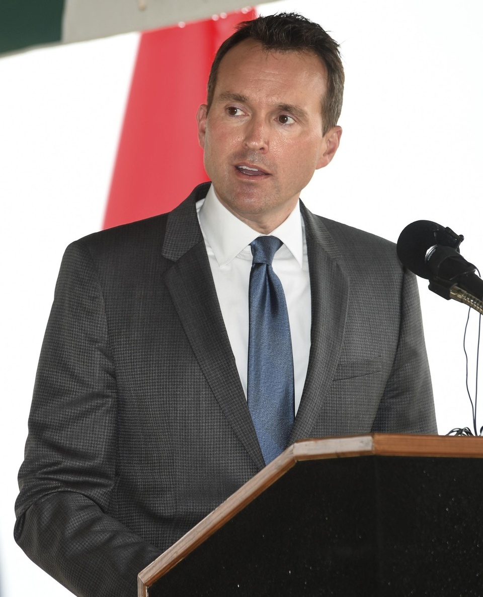 The first #openly #gay #Army #secretary says he's supporting Joe Biden for president, the latest endorsement from a former #military leader who had criticized President Donald Trump over his handling of anti-racism demonstrations. Tap link in bio to read more on @EDGEmedianetwork ?️‍???⁠
⁠
?: Army Secretary Eric Fanning / AP / Michael Holahan⁠
