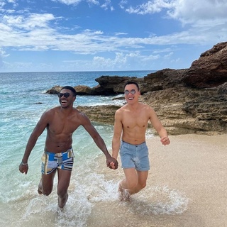 #EDGERewind :: How about a travel series of Prides around the world? That is the idea behind a new travel series from Out Traveler and equalpridevideo, called "Making It With Pride" that is hosted by American pop and R&B singer Teraj and his boyfriend, Barry Hoy. "Teraj is the host of the Amazon Alexa podcast Gay Travel Today and his partner, Barry Hoy (also known as Asianmapleleaf on Instagram), is a travel write," writes the website Star Observer.  The first season of "Out Traveler" will include stopovers in London, Miami, Toronto, St Maarten and Virginia Black Pride. In the series Teraj returns to his hometown, Miami, where he's seen performing at the first in-person Pride that has been hosted since the lockdown brought on by Covid-19. Teraj released his first CD "Defy" in 2019, only to see his music career stalled by the pandemic. He described the album as being "anchored in messages of empowerment to overcome obstacles, adversity, courageously chase your dreams, and live boldly in your authentic truth." He added: "As a male living at the intersection of my Blackness and queerness, it was important to me to share those stories and show others out there that they aren't alone and that they, too, can defy the odds."⁠
⁠
Tap link in bio for more on @EDGEmedianetwork ⁠
?️‍?✈️☀️?️⛰️❤️⁠
?: @teraj08