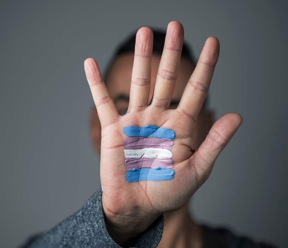 Republican Texas Gov. Greg Abbott has ordered the state's child welfare agency to investigate reports of gender-confirming care for kids as abuse, a directive that opponents say is a first by any governor over GOP efforts to restrict transgender rights. The immediate impact of the order, which Abbott issued Tuesday, was unclear and a spokesman for the Texas Department of Family and Protective Services said there were no open cases based on the governor's directive. Abbott's letter to state agencies came after Republican Attorney General Ken Paxton this week released a non-binding legal opinion that labeled certain gender-confirming treatments as "child abuse." That goes against the nation's largest medical groups, including the American Medical Association, which have opposed Republican-backed restrictions filed in statehouses nationwide. Both Abbott and Paxton are up for reelection this year, and their actions came a week before they are on the ballot for Republican voters in Texas's first-in-the-nation primary of 2022. "I hereby direct your agency to conduct a prompt and thorough investigation of any reported instances of these abusive procedures in the State of Texas," Abbott said in a letter to the Department of Family and Protective Services.⁠
⁠
Tap link in bio to continue on @EDGEmedianetwork⁠
?️‍???⁠
?: Getty