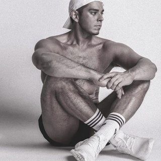 American-born Filipino TV host, columnist, entrepreneur and actor Mond Gutierrez has come out as gay in the August 2021 cover story for Mega Entertainment magazine. In his IG post, he wrote: "I was never not out. I never denied who I was. I just never shared my story publicly until now. Growing up, it took a while for me to face my true identity, and figuring it out wasn't easy. I went through a long period of time hating myself because society taught me that being different wasn't the right path, especially for someone growing up in the public eye. I went through a dark phase of self destruction - creating unhealthy habits to have some sort of escape so I didn't have to face my reality. I kept things to myself because I was scared to bring shame to my family, and didn't know how others would treat me. I'm thankful to those close to me - my friends and family for giving me the confidence to embrace myself fully without judgment. I consider myself lucky because some people don't have a support system they can run to. Which is exactly why I'm sharing my story now. Because if there's one thing I learned this past year and a half is that life is fleeting. I want to encourage those who feel alone that it's never too late to love yourself, acknowledge those feelings and face your fears —- because it feels damn good to be on the other side." Tap link in bio to continue on @EDGEmedianetwork ?️‍? (?: Mond Gutierrez / Instagram / @mond)