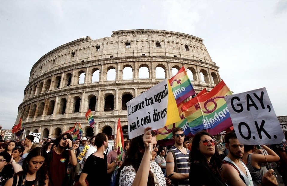 Italian lawmakers killed a proposed hate crimes bill on Oct. 27 that would have protected women, the LGBTQ+ community, and disabled people. The bill was opposed by right-wing politicians and the Catholic church, UK newspaper the Guardian reported.⁠
⁠
"The 315-member senate voted by 154 to 131 on Wednesday to block the debate on the law," effectively killing it, the Guardian detailed. The legislation had been "previously approved by the lower house of parliament in the face of months of protests from far-right and Catholic groups," the news item added. The bill "would have criminalized violence and hate speech targeting a person's sexual orientation or identity," Bloomberg reported. Those convicted under the law could have faced jail terms as long as four years. The bill would also have provided funding to combat anti-LGTBQ+ bias, as well as to provide aid to victims of hate crimes.⁠
⁠
Foes of the proposed measure fell back on standard anti-LGBTQ+ talking points, claiming that "the law would have suppressed freedom of expression and promoted 'homosexual propaganda' in schools," the Guardian detailed.⁠
⁠
The Catholic church, deeply influential in Italy, had also come out against the bill. "Last June, the Vatican made an unprecedented intervention urging the Italian government to change the law over concerns it would infringe upon the Catholic church's 'freedom of thought,'" the article recalled.⁠
⁠
Tap link in bio to continue on @EDGEmedianetwork ???️‍?⁠
⁠
?️: Kilian Melloy / @dragelruairi ⁠
?: Fabio Frustaci/AP