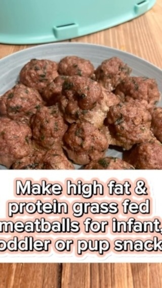 ? Grass-Fed Organic Spinach & Beef Meatballs – Perfect for Toddlers, Infants, & Even as a Pup Treat! ??

These high-protein, high-fat, and iron-packed meatballs are super easy to make and incredibly nutritious for little ones (and fur babies too!). ?

Why They’re Great for Babies & Dogs:
* Iron & Protein: Iron is essential for your baby’s brain development and growth, while protein helps build strong muscles and tissues. Babies need extra iron after 6 months as their stored iron depletes.
* High Fat: Healthy fats are critical for brain development and energy. These meatballs, cooked in beef tallow, provide a great source of fat for your baby’s growing brain and your dog’s overall health.

I used grass-fed and grass-finished beef from @grassrootscoop, which is packed with more nutrients, healthy fats, and omega-3s compared to grain-fed beef. It’s cleaner, more natural, and better for your family!
I finely chopped a handful of spinach and sautéed it in beef tallow for extra fats. Beef tallow is not only nutrient-dense but also supports gut health and brain development for both babies and dogs.

Recipe:
1. Sauté spinach in beef tallow.
2. Form 1 tablespoon-sized meatballs and bake at 350°F for 20 minutes (until no pink).
3. Serve once cooled. I wrapped individual meatballs to freeze for quick meals or treats later!

You can also switch up the veggies—try shredded zucchini, squash, or carrots! ? These meatballs are toddler, infant, and pup-approved! ?

If you liked this video, give me a like and follow! Comment below what homemade treats you’ve made for your babies or dogs! ?

#BabyLedWeaning #ToddlerMeals #HomemadeBabyFood #BabyNutrition #ToddlerFoodIdeas #HealthyBabyMeals #IronRichFoods #ProteinForBabies #HealthyFatsForBabies #GrassFedBeef #BabyMealPrep #OrganicBabyFood #SpinachForBabies #HomemadeDogTreats #HealthyDogFood #DogNutrition #PupApproved #CleanEatingForDogs #NaturalDogTreats #DogAndBaby #BabyAndPup #BabyAndDogNutrition #WholesomeBabyFood #ToddlerSnacks #HealthyPup #RealFoodForBabies #DogFriendlyRecipes #BalancedMealsForBabies #HealthyFamilyMeals #PetParenting