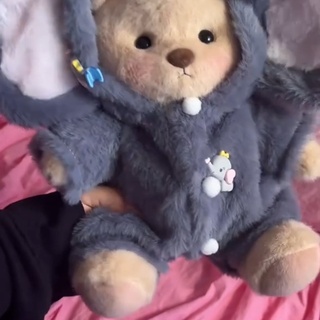 Would you agree if your mom asked you to give the bear to your sister???
#kawaiilover #kawaiicute #craft #plushie #toy #teddybear #bearlove #kawaiishop #getahug #gift #sister #family