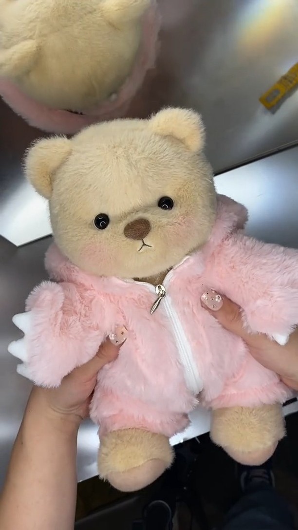 Heal the little girl inside all of us.???
#getahug #teadybear #getahugbear #furry #teddy #giftideas #gift #fypシ #fyp #unboxingvideo #viralvideo #littlegirlforever #selfcare #healing