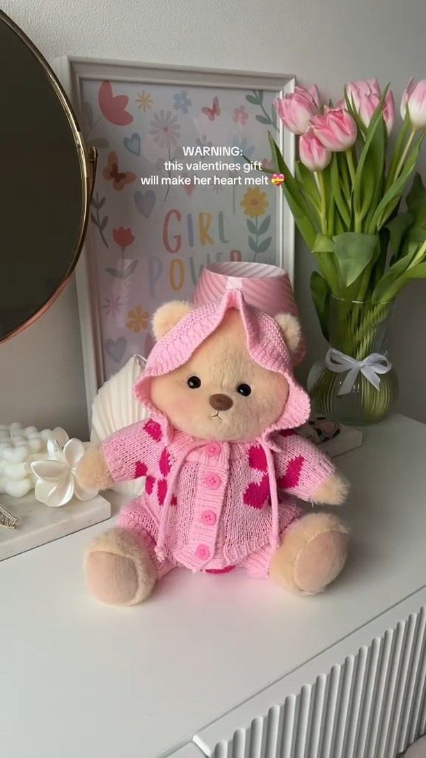 Sweet warning?
#getahug #teddybear #gift #friends #besties #valentinesdaygift #dressup #girlie #bookish #aesthetic
