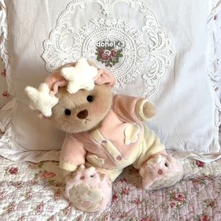 My little princess?✨
#getahug #teddybear #pajamas #cozy #healing #pjms #girlyroom #BestieGifts