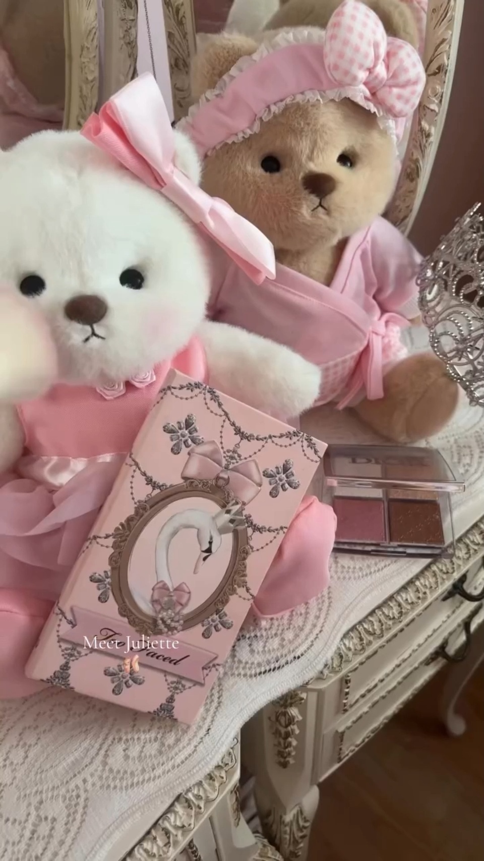 The sweetest princess for the one you love the most.?❤
#getahug #valentinesday #valentinesdaygift #Sweet #girly #princess #lovestory #pink #ballet #romance #romanticgifts