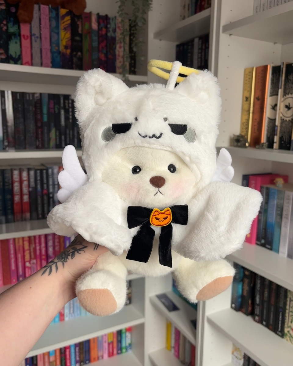 ??How about my new looking? ?Billy has the same one...?
#Getahug #IamWinter #teddybear #GhostCape #HalloweenBear #TrickOrTreat #HalloweenFun #Halloween2024 #BearLovers #giftidea #Festival #Halloween