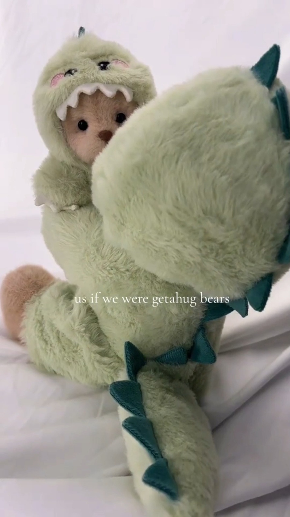 Big me and little me??
#getahug #teddybear #minibear #dinosaur #giftidea #kawaii #cute #love