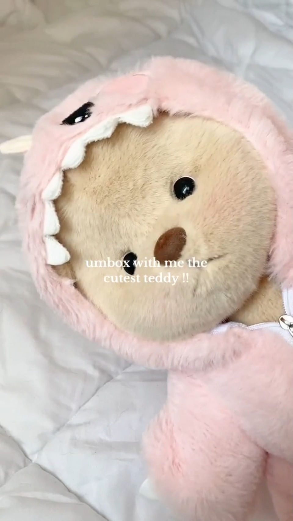 You really need one in your room!??
#getahug #dino #pink #teddybear #teddy #plushies #stuffedanimals #softtoy #cuddlytoy #toystagram #toyphotography #bearlover #toyscollection #girly #girlie #girlyroom #aesthetic #daily ##getahug #dino #pink #teddybear #teddy #plushies #stuffedanimals #softtoy #cuddlytoy #toystagram #toyphotography #bearlover #toyscollection #girly #girlie #girlyroom #aesthetic #daily ##unboxing