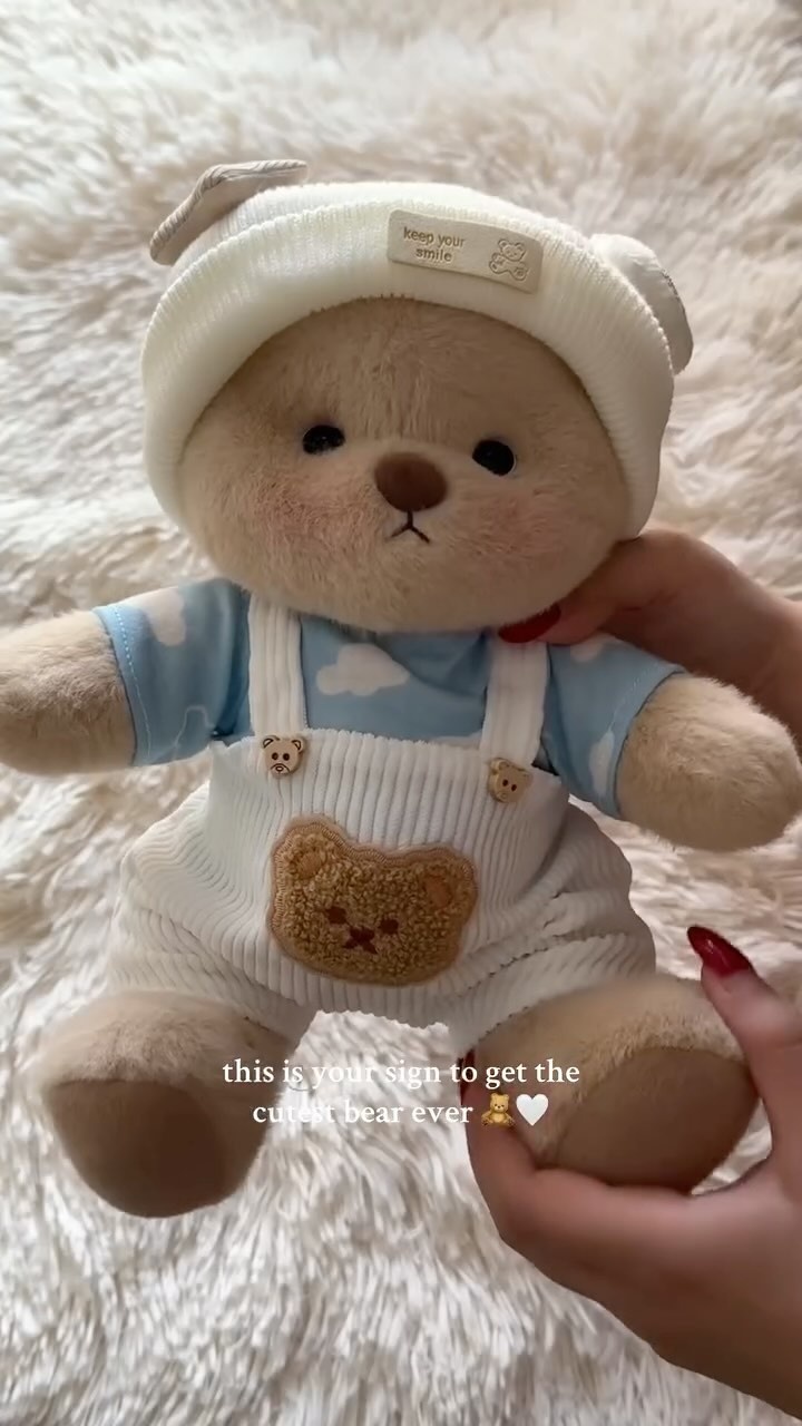 Do you still remember your first teddy bear friend in life???
#Getahug #getahugbear #TeddyBear #ChildhoodMemories #PlushToys #HealingVibes #ChildhoodFriend