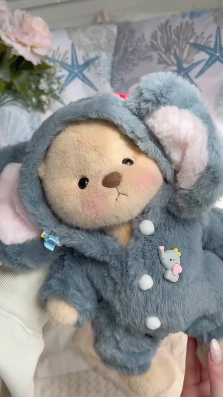 Elephant or fluffy bunny????
#GetHug #Handmade #Crafts #TeddyBear #Billy #jointed #PlushToys #Elephant #FluffyBunny #Costume #DressUp #ootd #GirlyVibes #Girlyroom #gift