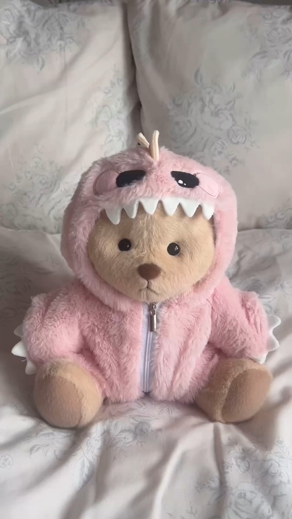1! 2! 3!Which moment shoots you???? #getahugco #pink #dinosaur #bears #plushies #toy #collection #stopmotionmovie #photograph