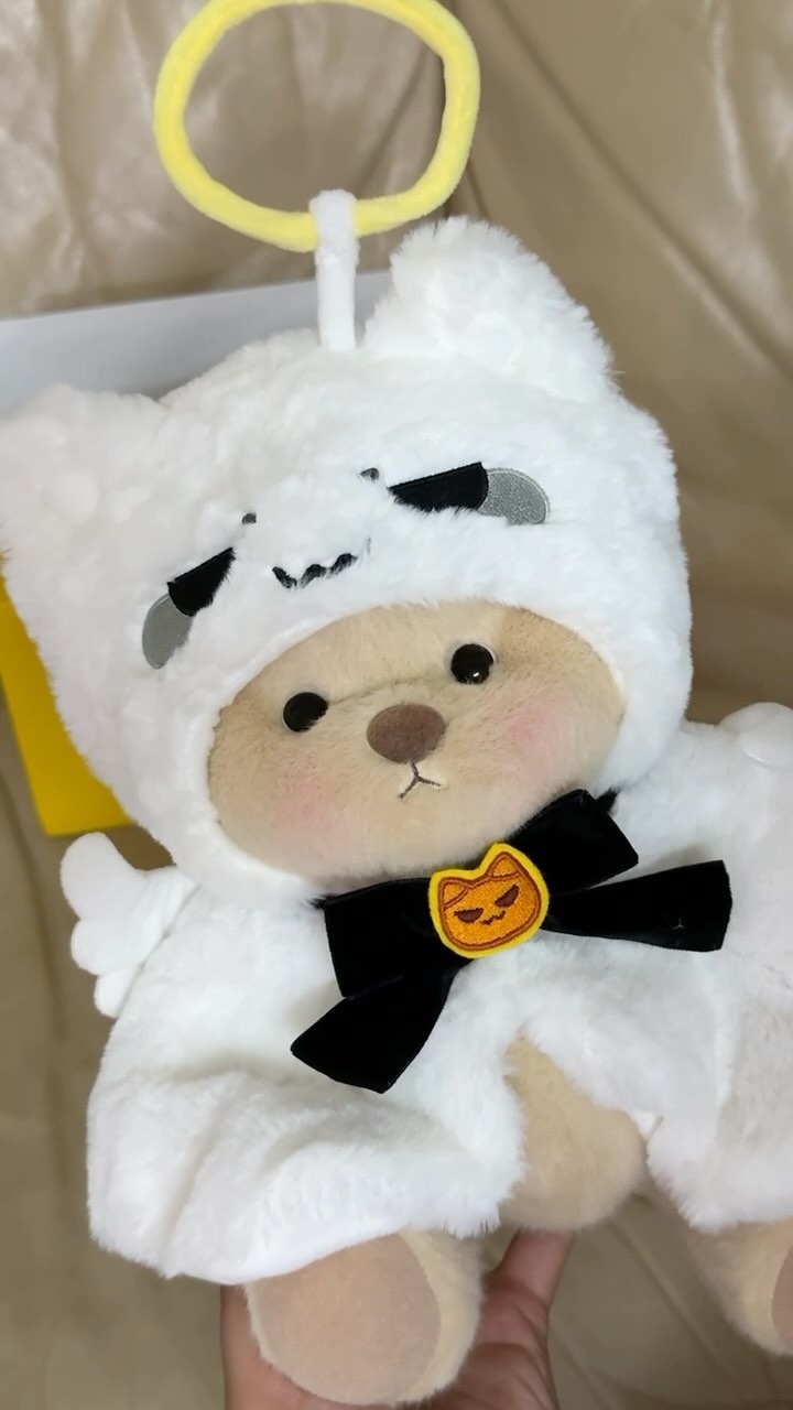 Time to unbox the Halloween costume!!???
#getahugco #getahug #getahugbears #plushy #plushie #bear #teddybear #bearplushie #stuffedanimal #cutebear#halloween#giftideas #box #happyhalloween
