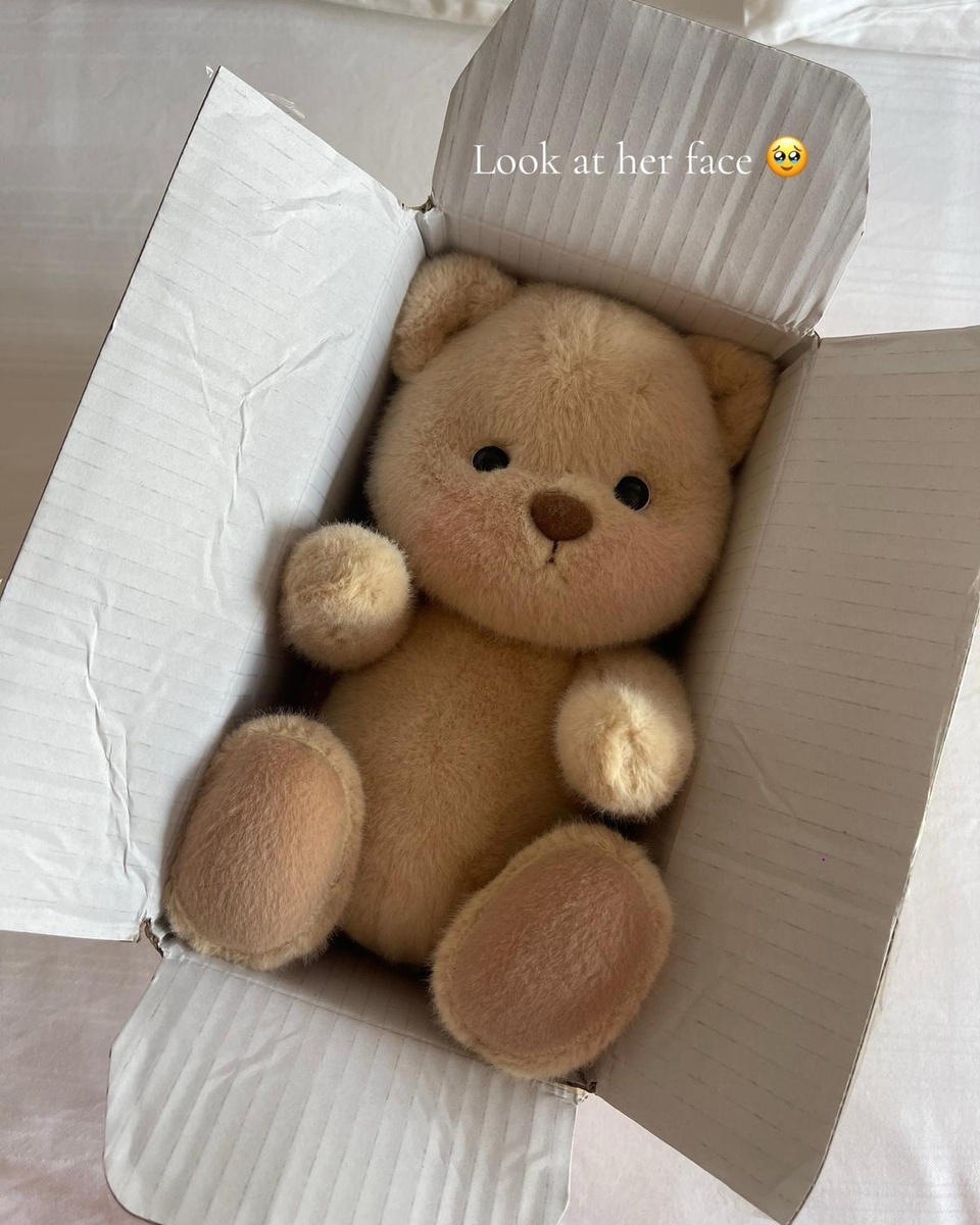 ?My love!❤️❤️ #Getahug #teddybear #ootdstyle #loveheart #sweater #plushies #toy #fluffy #girly #girlylove #love #instaphoto