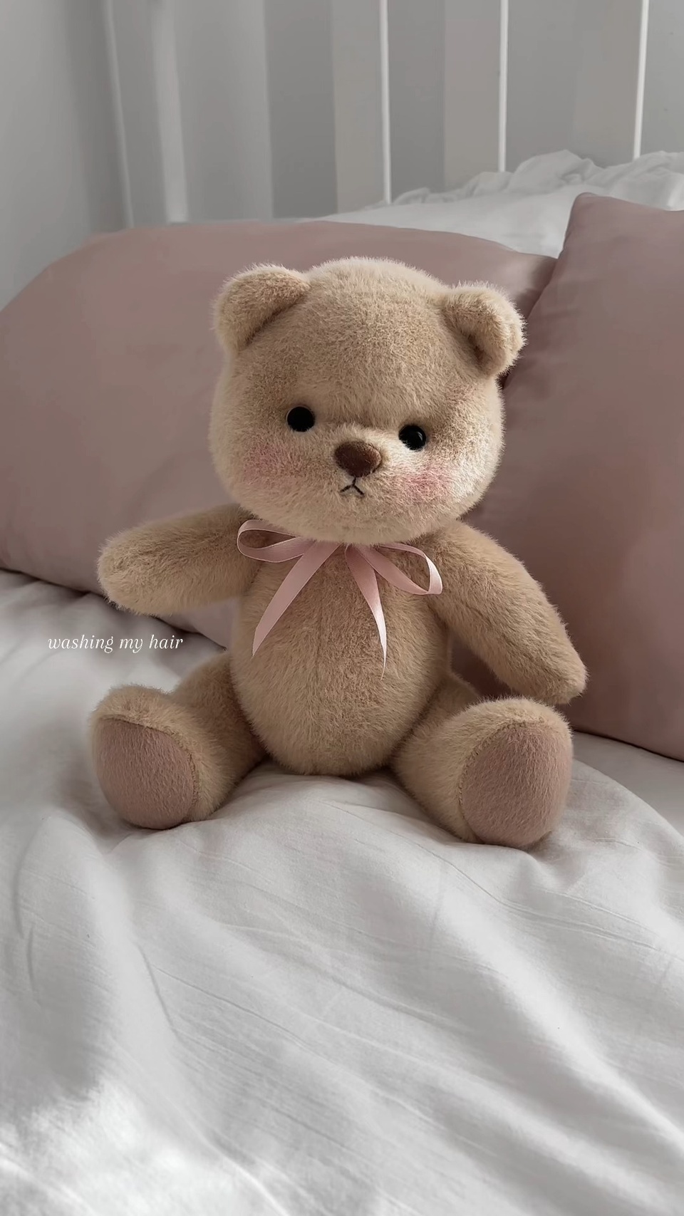 Love is in every little detail of life! ?#getahug #teddybear #valentines #valentinesdaygift #giftidea
