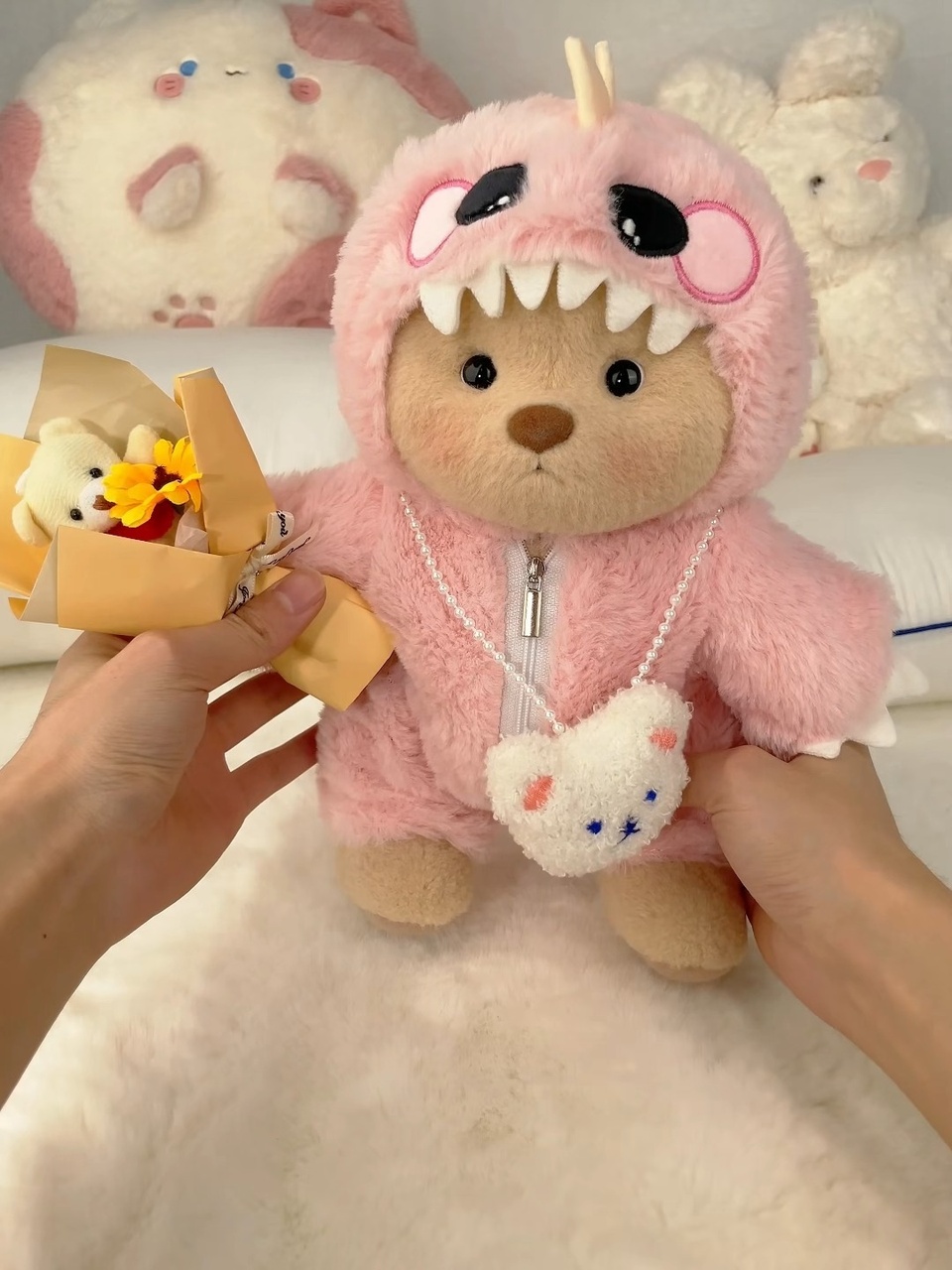 DIY day!???How about this set?
#Getahug #teddybear #diy #game #dressupgame #cute #love #funny #craft #FluffyFriends #pink #girlythings