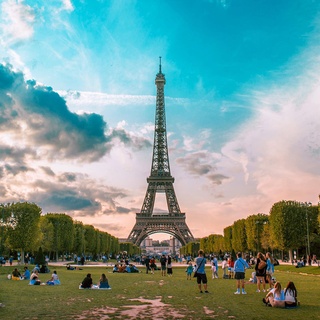 Let's DIVE into Paris✨
DIVE에서 알아보는 파리의 모든 것!

파리의 낭만을 온전히 느낄 수 있는 숙소부터
패션피플이라면 놓칠 수 없는 럭셔리 하우스 부티크까지?

?도시 전체가 문화 그 자체, 파리가 궁금하다면??‍

?지금 DIVE 앱에서 ‘파리’를 검색해 보세요!

✅DIVE 앱에서 매일 업데이트되는 컬처 콘텐츠를 만나보세요!

#현대카드DIVE #현대카드다이브
#현대카드 #HyundaiCard