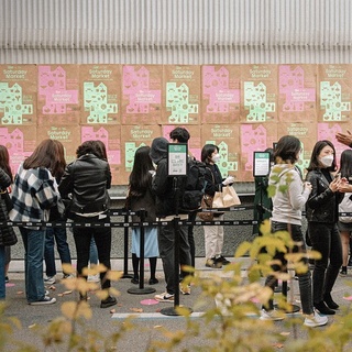 오늘, 장 보러 가지 않을래??
감각을 파는 도서관
Saturday Market 
-
핫한 쿠킹 브랜드는 다 여기 모였네?
어서와요! 취향이 모이는 곳 Saturday Market

?? 마감 3시간 전- 서두르세요
-
?프로필의 링크를 통해 앱을 다운 받을 수 있습니다.
-
쿠킹 라이브러리 X TWL
<Saturday Market>
• 일시 : 2020. 11. 07(토) 오후 12시~5시
• 장소 : 현대카드 쿠킹 라이브러리
• 마켓 참여 브랜드
- Kitchen & Tableware : 오유글라스워크•워크샵와이•지승민의 공기•카탈로그•툴프레스•티더블유엘•텍스처 숍
- Food : 바다숲•샤인머스캣 말랭이•에디션덴마크•이성당과자점•트리투바
- Deli : 동백역하얀집•드소영•코타티•큐물러스 샌드위치 가게•홈그라운드
-
*행사 당일 주차 및 발렛 불가합니다.
-
#현대카드쿠킹라이브러리
#CookingLibrary
#SaturdayMarket #새터데이마켓
#TWL
-
#현대카드DIVE #현대카드다이브
#현대카드 #HyundaiCard