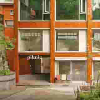 #EVENT
piknic(@piknic.kr) 신규 전시
＜회사 만들기 Entrepreneurship＞
오프닝 세리머니에 DIVER들을 초대합니다!
 
?극지 탐험가 어니스트 섀클턴
?‍?현대 창업자 정주영
⚾️메이저리그의 전설 베이브 루스
?일간 이슬아의 작가 이슬아
 
이들에게 공통점이 있다면?

꿈에 도전하고 이를 통해 세상을 변화시킬 모험을 꿈꾸는
DIVER들을 위해 준비한 이벤트?
 
지금 DIVE 앱에서 이벤트에 참여하고,
꿈을 이루기 위한 위대한 여정을 확인해 보세요!✨
 
< 오프닝 세리머니 초대 이벤트 안내 >
• 응모 기간: 2023. 10. 24(화) ~ 10. 26(목)
• 응모 방법: DIVE 앱에서 ‘미술관에서 만나는 기업가 정신’ 콘텐츠 확인
• 경품: ＜회사 만들기 Entrepreneurship＞ 오프닝 세리머니 티켓 및 2만 원 상당의 웰컴 기프트
• 인원: 40명 (1인 1매)
• 당첨자 발표: 2023. 10. 27(금) 당첨자에 한해 DIVE 앱 내 쿠폰 발송

• 행사 일자: 2023. 10. 28(토) ~ 10. 29(일)
• 행사 시간: 오전 10시 ~ 오후 6시 (입장 마감 오후 5시)
• 행사 장소: piknic (서울 중구 퇴계로 6가길 30) 

• 웰컴 기프트
- 간식 @yanncouvreur_kr
- 굿즈 @shop.piknic @honestflower.kr
- 포토부스 이용권 @photomatic_official
 
[유의사항]
• 경품은 행사 기간 피크닉 1층 티켓 부스에서 DIVE 앱 쿠폰 확인 후 수령하실 수 있습니다.
• 오프닝 세리머니 티켓은 1인 1매 제공되며 행사 기간 내에만 사용하실 수 있습니다. (기간 외 사용 불가)
• 해당 이벤트는 피크닉이 진행하는 것으로 현장 사정에 의해 변경 및 중단될 수 있습니다.
 
#피크닉 #피크닉전시 #piknic
#회사만들기 #Entrepreneurship
 
#현대카드DIVE #현대카드다이브
#현대카드 #HyundaiCard