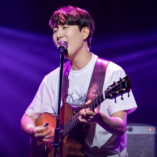 ⠀
카드 혜택의 새로운 방식,
현대카드는 공연 티켓도 NFT로?️

언더스테이지 ’장범준 평일 소공연‘ NFT티켓
현대카드 결제 시 20% 할인

언더스테이지에서 진행되는
싱어송라이터 장범준의 공연을 NFT티켓으로 만나보세요?

<장범준 평일 소공연>
· 일시 : 2024. 07. 03(수) ~ 08. 29(목)
⠀매주 수·목요일 오후 7시
· 장소 : 현대카드 언더스테이지 (서울시 용산구 이태원로 246)
· 티켓 가격 : 66,000원
(현대카드 결제 시 20% 할인, 할인가 52,800원)
· 예매처 : KONKRIT
· 티켓 오픈 : 2024. 06. 24(월) 부터 매주 월요일
오후 6시 티켓 오픈
공연 티켓은 일주일 단위로 순차 오픈되며
매주 월요일 오후 6시에 차주 공연 티켓이 오픈됩니다.

? 티켓 구매 시 유의사항
· 본 공연 티켓은 NFT 방식으로만 판매됩니다.
· 티켓 구매는 공연 회차당 1인 최대 2매 가능하며, 양도 불가합니다.
· 티켓 2매 구매 시, 공연 당일 티켓 구매자와 동반인이 반드시 함께 입장해야 합니다.

? 프로필 링크를 통해 ’장범준 평일 소공연‘ 상세 내용을 확인해보세요.

#현대카드언더스테이지 #UNDERSTAGE
#장범준 #JangBeomJune
#NFT티켓 #현대카드NFT #NFT #KONKRIT

#현대카드DIVE #현대카드다이브
#현대카드 #HyundaiCard

[유의사항]
- 본 공연은 모든 현대카드(Gift카드 제외) 로 결제 가능합니다.
- 현대카드 결제 시 공연 회당 1인 2매에 한해 20% 즉시 할인 혜택이 제공됩니다.
- 기간: 2024. 06. 24 ~ 08. 28
> 상환 능력에 비해 신용카드 이용금액이 과도할 경우, 귀하의 개인신용평점이 하락할 수 있습니다.
> 개인신용평점 하락 시 금융거래와 관련된 불이익이 발생할 수 있습니다.
- 일정 기간 원리금을 연체할 경우, 모든 원리금을 변제할 의무가 발생할 수 있습니다.
- 신용카드 발급이 부적정한 경우(연체금 보유, 개인신용평점 낮음 등)카드 발급이 제한될 수 있습니다.
- 카드 이용대금과 이에 수반되는 모든 수수료를 지정된 대금 결제일에 상환합니다.
- 금융소비자는 금융소비자보호법 제 19조 제 1항에 따라 해당 상품 또는 서비스에 대하여 설명을 받을 권리가 있습니다.
- 자세한 내용 및 이용 조건은 카드 신청 전 현대카드 홈페이지 및 상품설명서, 약과 참고
- 준법감시심의필 240719-004호 (2024.07.19 ~ 2025.07.18)