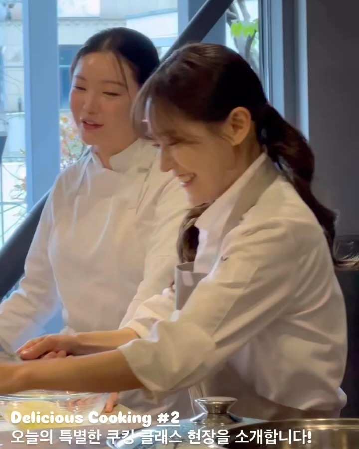 ⠀ 
조서형 셰프, 박은영 셰프와 함께하는
Delicious Cooking #2 따뜻한 현장 분위기?

쿠킹 클래스를 함께 채워나간 주인공들이
직접 전하는 현장 분위기를 확인해 보세요?

<현대카드 쿠킹 라이브러리 Delicious Cooking #2 조서형 셰프와 박은영 셰프>
- 진행: 조서형 셰프&박은영 셰프
- 일시: 2024. 11. 26(화) 오후 12시
- 장소: 현대카드 쿠킹 라이브러리 3F Kitchen

? DIVE 앱 ‘한식과 중식의 맛있는 만남’ 콘텐츠를 통해 자세한 내용을 확인해 보세요!

#CookingLibrary #현대카드쿠킹라이브러리
#쿠킹클래스 #조서형 #박은영 #딜리셔스쿠킹 #DeliciousCooking

#현대카드DIVE #현대카드다이브
#현대카드 #HyundaiCard