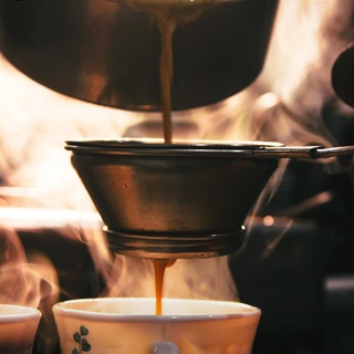 인도식 오리지널 밀크티 '짜이'☕
현지 VIBE 물씬 풍기는 카페에서 맛보고 싶다면?

인도의 맛을 그대로 재현한 '사직동 그 가게'부터
북 카페에서 즐기는 짜이 '바라나시 책골목'까지!?

?맛잘알 밀크티 덕후들 태그하기??‍♂️

?@hyundaicard_dive 프로필 링크를 통해 '밀크티보다 짜이' 콘텐츠를 확인해 보세요.

✅DIVE 앱에서 매일 업데이트되는 컬처 콘텐츠를 만나보세요!

#카페추천 #짜이

#사직동그가게
#두더지손가게
#명주상회
#바라나시책골목

#현대카드DIVE #현대카드다이브
#현대카드 #HyundaiCard
