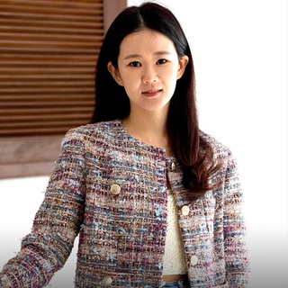 ⠀
순수예술과 상업예술을 넘나드는 섬세한 손놀림?

베스트 셀러 컬러링 북 <시간의 정원> 작가이자
성수동의 핫 스폿 '디올 성수' 아트워크를 그린
세밀화가 송지혜(@daria486)와의 인터뷰?

✍”대상을 리얼하게 표현하되 포인트를 강조하면 현실과 유사한데 이질적 감정이 들어요. 그게 세밀화의 매력인 것 같아요“

✍“디올과 협업하며 브랜드의 오랜 헤리티지와 장인 정신을 디지털 세계에 구현하는 것은 제게도 새로운 도전이었어요.”

?누구나 DIVE할 수 밖에 없는 세밀화의 매력이 궁금하다면??

? @hyundaicard_dive 프로필의 링크를 통해 ‘인간적인, 너무나 인간적인’ 콘텐츠를 확인해보세요!

✅DIVE 앱에서 매일 업데이트되는 컬처 콘텐츠를 만나보세요!

#현대카드DIVE #현대카드다이브
#현대카드 #HyundaiCard