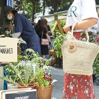 토요일 단 하루, 도심 속 장터로 변신한 도서관 
Saturday Market 그 세 번째 이야기 ???

싱그러운 장보기로 초록초록한 힐링 타임!

유기농 농작물부터 건강한 먹거리, 식물 명상 클래스까지!
생기 넘치는 토요일 오후의 Saturday Market
그 현장 분위기를 지금 바로 만나보세요 ?

?자세한 내용은 DIVE 앱 ‘싱그러운 여름 바이브’ 콘텐츠를 확인해 보세요.

✅DIVE 앱만 있으면 현대카드 라이브러리 주중 입장 가능!

#현대카드쿠킹라이브러리 #CookingLibrary
#SaturdayMarket #새터데이마켓 

#현대카드DIVE #현대카드다이브
#HyundaiCard #현대카드