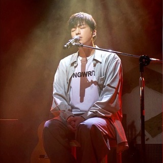 너의 따뜻한 온도에 물들었어?️

슬픔을 배워야 행복도 알 수 있으니까?
'행복한 사람이 되면 안아줄 거예요'
곽진언의 꾸밈없는 고백, '자랑' 라이브 지금 만나보세요!

?프로필의 링크를 통해 '곽진언 LIVE PLAY ▶️' 를 확인해 보세요.

팬들이 만드는 Well-made 랜선 라이브
Fan-made LIVE 시즌 3의 다섯 번째 무대!

✔️풀버전 영상 감상 방법 :
1) DIVE 앱 '곽진언 LIVE PLAY▶️' 검색?
*이벤트 당첨자도 위 콘텐츠 하단에서 확인 가능!?
2) 유튜브에서 '현대카드 DIVE' 채널 검색?

Melon 앱에서도 즐기는 Fan-made LIVE!
곽진언의 무대를 확인해 보세요?

#팬메이드라이브 #곽진언

#현대카드DIVE #현대카드다이브
#현대카드 #HyundaiCard