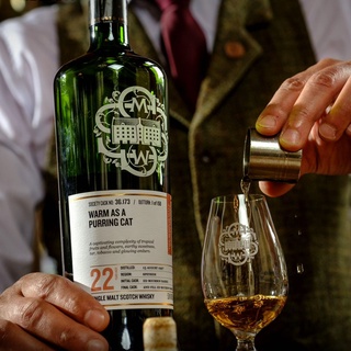 ⠀
한정 위스키 컬렉션으로 오직 글로벌 멤버십 회원에게만 공개되는 
SMWS(Scotch Malt Whisky Society)를
멤버십 없이 경험할 수 있는 특별한 기회!

SMWS 위스키 6종과 쿠킹 라이브러리
그린하우스 유로피언 코스의 완벽한 페어링?

싱싱한 제철 재료를 활용한 그린하우스 여름 메뉴와
강렬한 맛과 섬세한 향을 지닌 SMWS 위스키로
특별한 여름날 미식을 경험해 보세요??

?프로필 링크를 통해 '이것이 진정한 레어템 위스키' 콘텐츠를 확인해 보세요.

현대카드 쿠킹 라이브러리
<그린하우스 SMWS 위스키 페어링>
• 일시
- 2023. 08. 11(금) 오후 6시
- 2023. 08. 18(금) 오후 6시 
• 장소: 현대카드 쿠킹 라이브러리 4층 그린하우스
• 구성: SMWS 위스키 6종, 그린하우스 유로피언 코스 (6코스)
• 정원: 8명
• 비용: 인당 250,000원
• 진행: SMWS 김봉하 믹솔로지스트
• 예약 방법: 그린하우스 대표전화(02-511-9400)를 통한 예약

✅DIVE 앱만 있으면 현대카드 라이브러리 주중 입장 가능!

#CookingLibrary #현대카드쿠킹라이브러리
#위스키 #하이볼 #하이볼클래스 #쿠킹클래스

#현대카드DIVE #현대카드다이브
#현대카드 #HyundaiCard