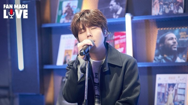 코 끝 시린 겨울❄ 포근함으로 채워 볼게요
-
다시 찾아 온 겨울이 반가운 이유!
어김없이 겨울과 함께 돌아온 '겨울 남자' 정승환⛄
정승환만의 포근한 감성으로 채운
<어김없이 이 거리에> 최초 라이브 무대를 지금 공개합니다!
-
?프로필의 링크를 통해 '정승환 LIVE PLAY ▶' 를 확인해 보세요.
-
팬들이 직접 만드는 Well-made 랜선 라이브
Fan-made LIVE 13번째 주인공?
-
✔풀버전 영상 감상 방법 :
1) DIVE 앱 '정승환 LIVE PLAY ▶' 검색?
*이벤트 당첨자도 위 콘텐츠 하단에서 확인 가능!?
2) 유튜브에서 '현대카드 DIVE' 채널 검색?
-
Melon 앱에서도 즐기는 Fan-made LIVE!
정승환 감상평 이벤트도 놓치지 마세요?
-
잠깐? 발라돌 정승환의 잔망미 넘치는 토크쇼까지?
팬들의 질문으로 만드는 정승환의 Fan-made TALK?
12. 11(금) DIVE 앱과 DIVE 유튜브 채널에서 만나요!
-
#팬메이드라이브 #정승환
-
#현대카드DIVE #현대카드다이브
#현대카드 #HyundaiCard