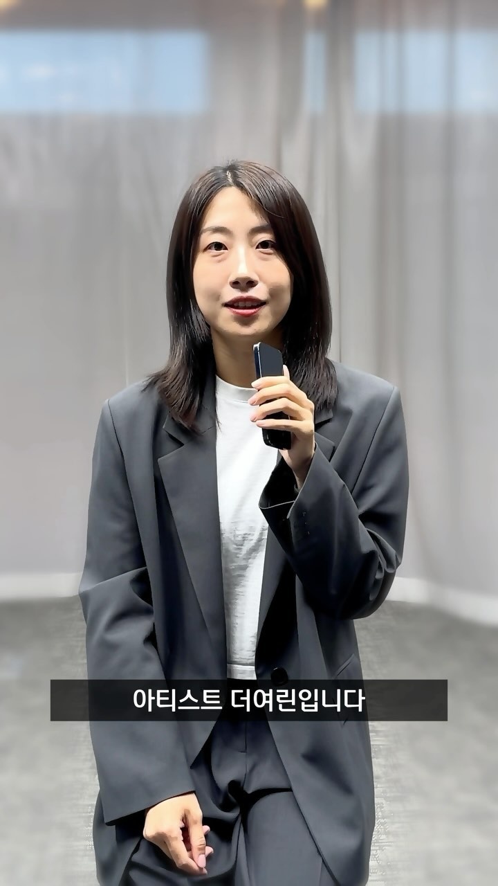 ⠀
전시를 나만의 것으로 흡수하는 법?

DIVE 스페셜 에디터 더여린(@theyeolyn)이 알려주는
아트 라이브러리 이용 꿀팁은?!

에디터로서 추천하는 아트 라이브러리의 책과
사진을 통해 영감을 얻는 방법까지?️

더여린의 시리즈 읽고 아트 라이브러리를 방문해 보세요!

#현대카드아트라이브러리 #HyundaiCardArtLibrary

#현대카드DIVE #현대카드다이브
#현대카드 #HyundaiCard