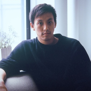 ⠀
작가에게 직접 듣는 작품에 대한 생생한 이야기
Art Talk with Ian Cheng?‍?
⠀
AI와 게임 엔진을 이용해 가상 생태계를 보여주는 작업으로
뉴욕 MoMA, 휘트니 뮤지엄 등 국제적 기관에서의 전시를 통해
국제 미술계의 주목을 받은 작가 Ian Cheng (@eyecheng)
⠀
최근 세계적인 화두로 떠오른 AI와 결합한 미래의 모습에 대해
라이브 시뮬레이션 작업을 통해 들어보는 특별한 시간?
⠀
캔버스를 넘어 미디어로 펼쳐내는 작가의 무한한 상상력과
뉴미디어 분야의 색다른 경험을 아트 라이브러리에서 확인해 보자✨
⠀
<Art Talk with Ian Cheng>
• 연사 : Ian Cheng
• 일시 : 2024. 02. 24(토) 오후 2시
• 장소 : 현대카드 Art Library (Moving Image Room)
• 입장료 : 1만원
• 예약 기간 : 2024. 02. 15(목) - 02. 23(금)
• 예약 정원 : 15명(선착순 마감)
⠀
• 안내사항
- DIVE 앱을 통한 사전 예약 필수
- 현대카드 결제 가능
- 본인에 한해 입장 가능 (만 19세 이상)
- 행사 입장 시, 본인 확인을 위해 신분증 지참 필수
- 현대카드 Art Library 리셉션 데스크에서 예약 확인 후 입장 가능
- 행사 진행 시 사진 촬영이 진행될 예정이며, 촬영 본은 SNS 콘텐츠 제작에 활용될 수 있습니다.
⠀
? 지금 DIVE 앱에서 'Art Talk with Ian Cheng’ 콘텐츠를 확인해 보세요.
⠀
✅ DIVE 앱만 있으면 현대카드 라이브러리 주중 입장 가능!
⠀
#현대카드아트라이브러리 #HyundaiCardArtLibrary
#IanCheng #DigitalFrontierinContemporaryArt #ArtTalk
⠀
#현대카드DIVE #현대카드다이브
#현대카드 #HyundaiCard

[유의 사항]
- 본 행사의 경우 현대카드 결제 시 20% 할인 적용 및 M포인트 사용 불가합니다. 
> 상환 능력에 비해 신용 카드 이용 금액이 과도할 경우, 귀하의 개인 신용 평점이 하락할 수 있습니다.
> 개인 신용 평점 하락 시 금융 거래와 관련된 불이익이 발생할 수 있습니다.
> 일정 기간 원리금을 연체할 경우, 모든 원리금을 변제할 의무가 발생할 수 있습니다.
- 신용 카드 발급이 부적정한 경우(연체금 보유, 개인 신용 평점 낮음 등) 카드 발급이 제한될 수 있습니다.
- 카드 이용 대금과 이에 수반되는 모든 수수료를 지정된 대금 결제일에 상환합니다.
- 금융 소비자는 금융소비자보호법 제19조 제1항에 따라 해당 상품 또는 서비스에 대하여 설명을 받을 권리가 있습니다.
- 자세한 내용 및 이용 조건은 카드 신청 전 현대카드 홈페이지 및 상품 설명서, 약관 참고
- 준법감시심의필번호 제240214-035호 (2024.02.08~2025.02.07)